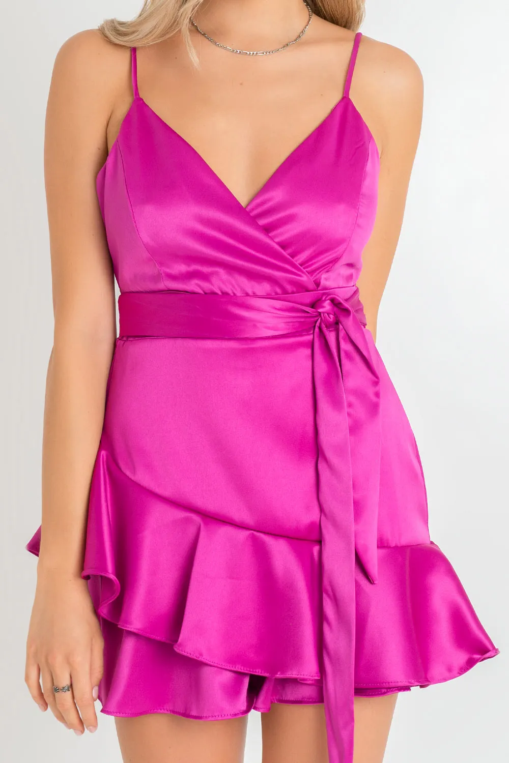 Playsuit satinado de tirantes olanes