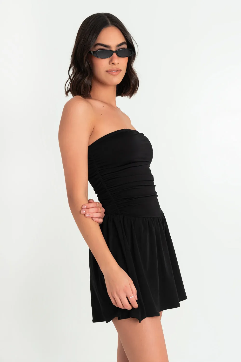 Playsuit strapless escote recto plisados olanes
