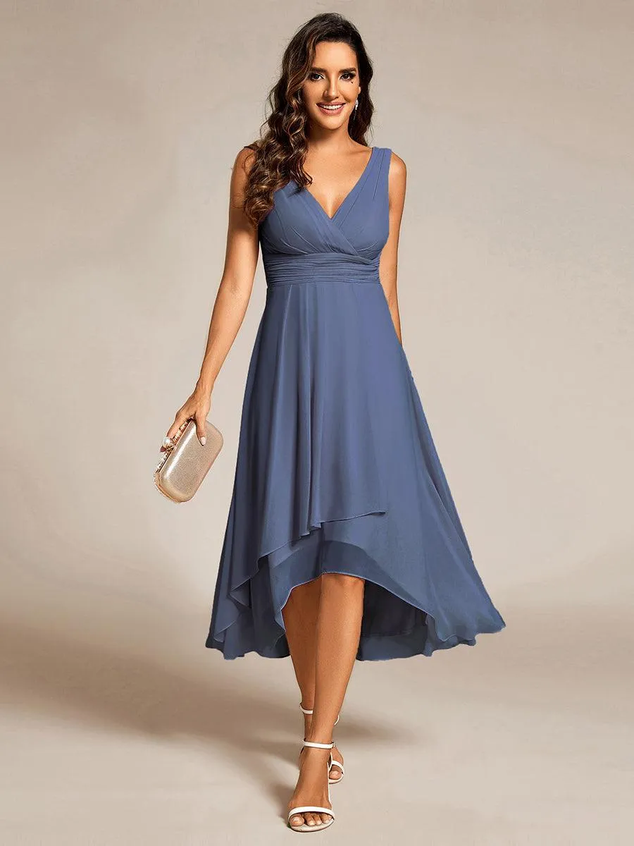 Robe d'invité de mariage élégante en mousseline de soie plissée sans manches à col en V