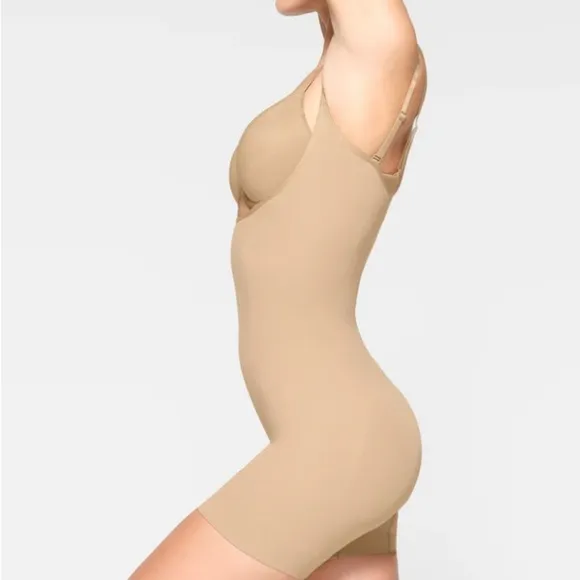Skims Open bust Shortie bodysuit size small