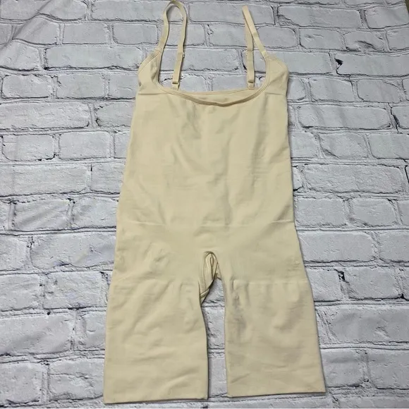 Skims Open bust Shortie bodysuit size small