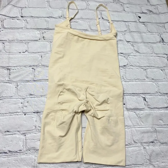 Skims Open bust Shortie bodysuit size small